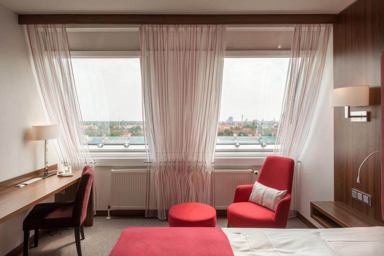 Fora By Mercure Hotel 4*